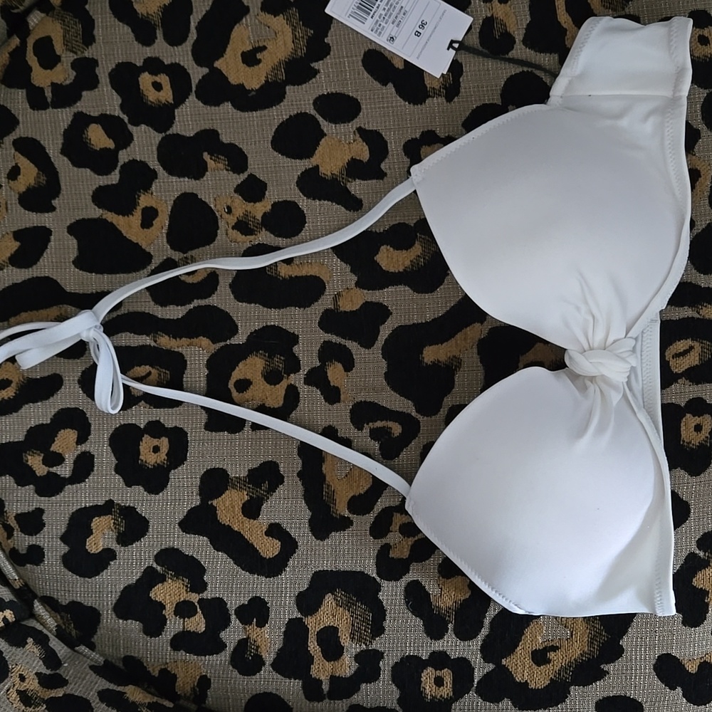 Size 36 B shore And Shade White Bikini Top